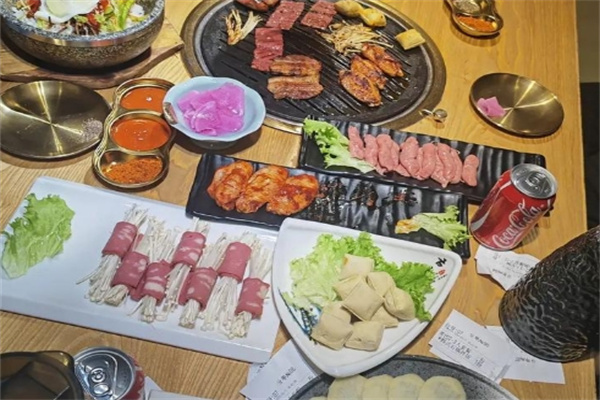 牛牛炭火烤肉 牛牛炭火烤肉
