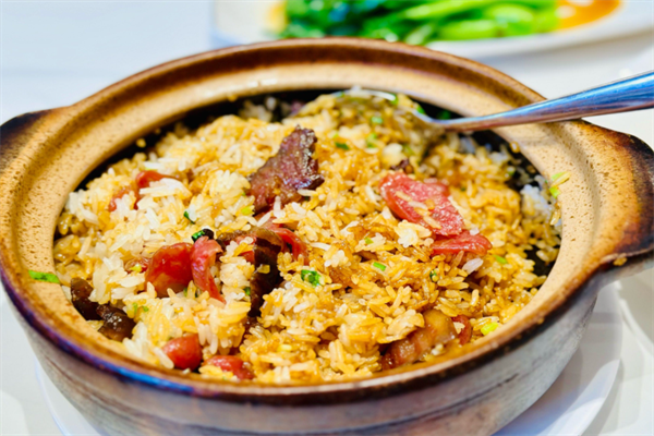 宴遇煲仔饭