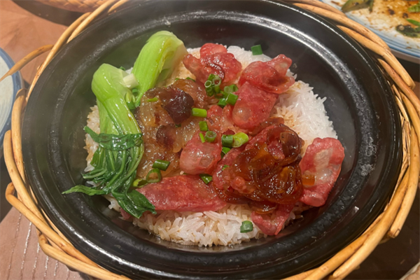 怡品煲仔饭