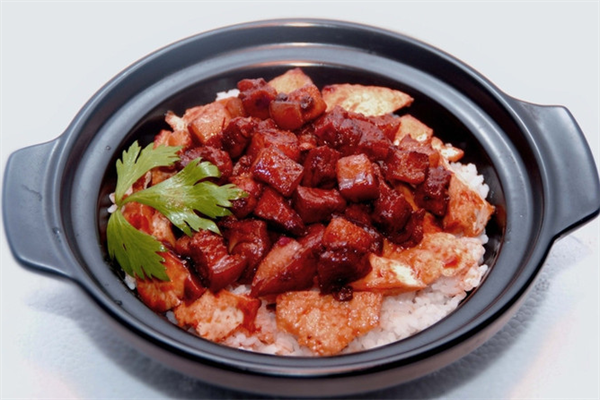 名湘煲仔饭
