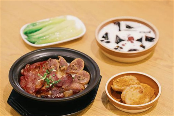 红云煲仔饭 红云煲仔饭