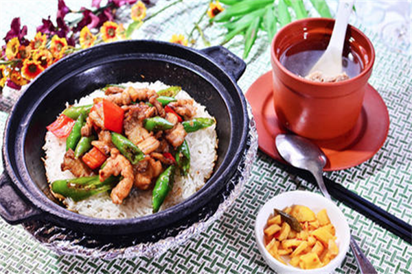 丫头煲仔饭 丫头煲仔饭