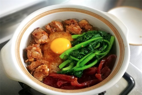 鸿荣煲仔饭