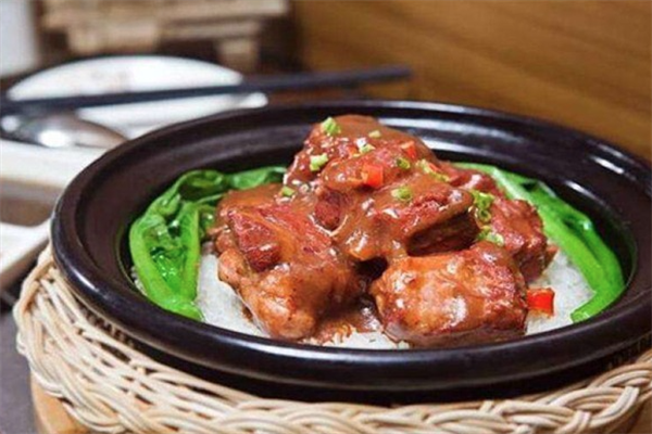 湘他她煲仔饭