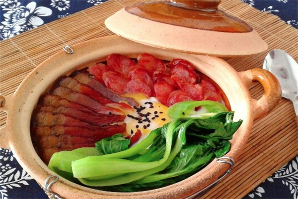 嘟嘟家煲仔饭 嘟嘟家煲仔饭