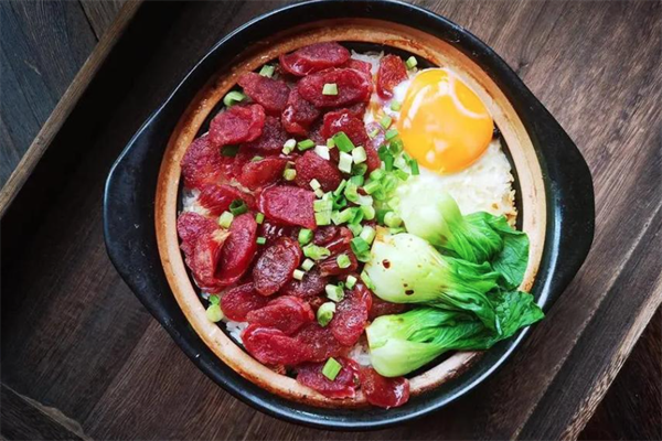 大萌城煲仔饭 大萌城煲仔饭