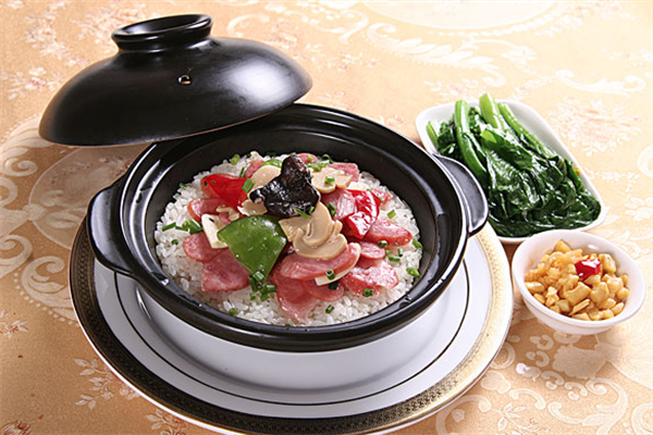 旺季煲仔饭 旺季煲仔饭
