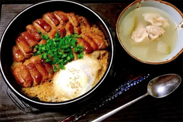 御膳阁煲仔饭