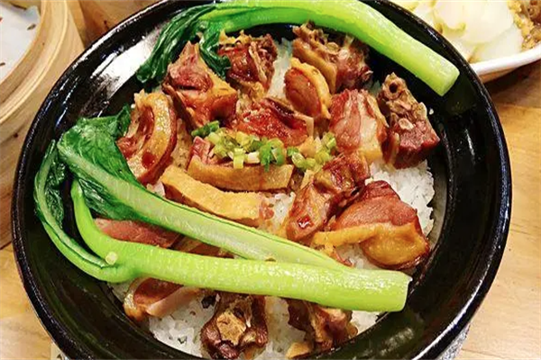 皇仔小媳妇煲仔饭 皇仔小媳妇煲仔饭