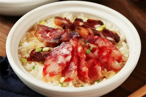 大脸煲仔饭
