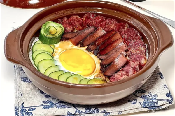 义家煲仔饭