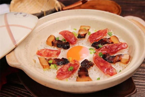 鑫鸿煲仔饭