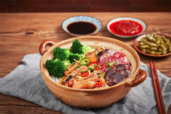 友宝乐煲仔饭 友宝乐煲仔饭