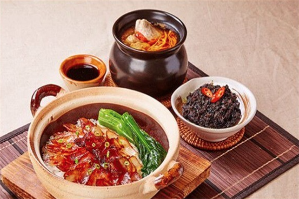 义家煲仔饭