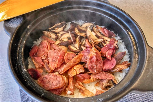 一招先港式煲仔饭 一招先港式煲仔饭
