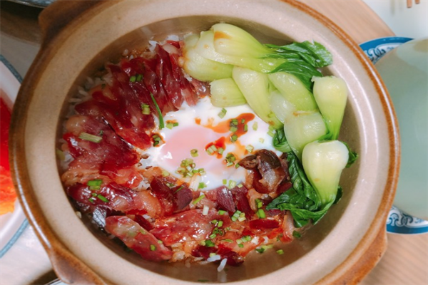 玉华煲仔饭 玉华煲仔饭