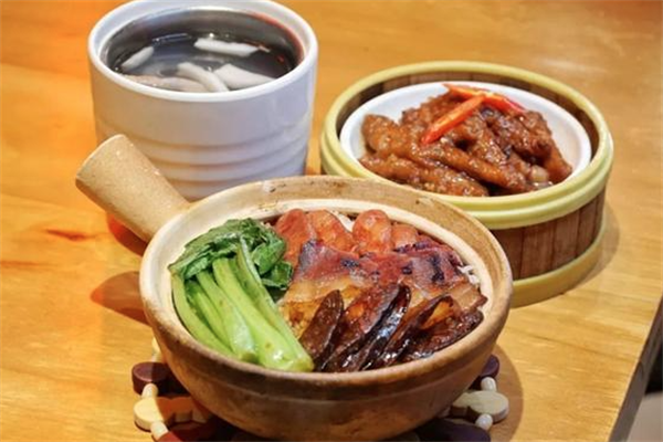 红云煲仔饭 红云煲仔饭