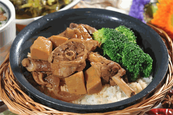 柳州煲仔饭