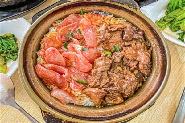 忆童年煲仔饭吧 忆童年煲仔饭吧