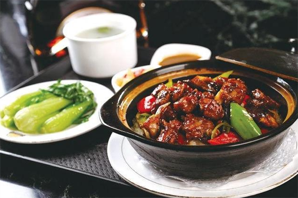 贤聚炖品煲仔饭 贤聚炖品煲仔饭