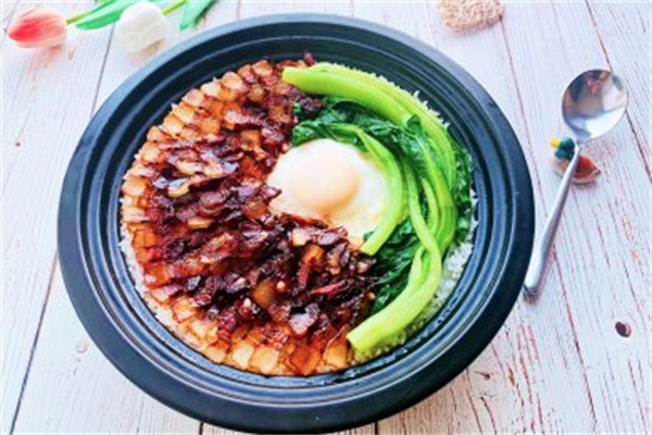 华子煲仔饭 华子煲仔饭