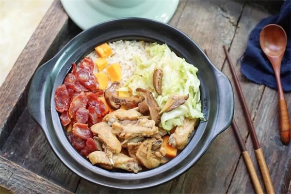 华子煲仔饭 华子煲仔饭