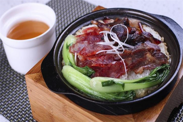 煲留香鱼粉煲仔饭