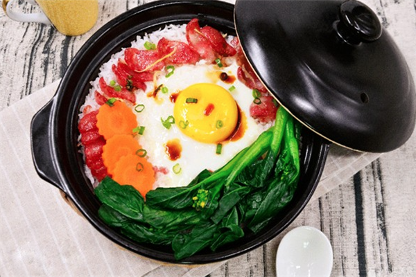 一招先港式煲仔饭 一招先港式煲仔饭