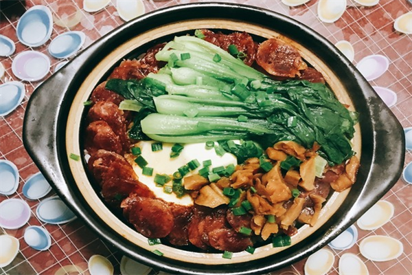 家园煲仔饭 家园煲仔饭