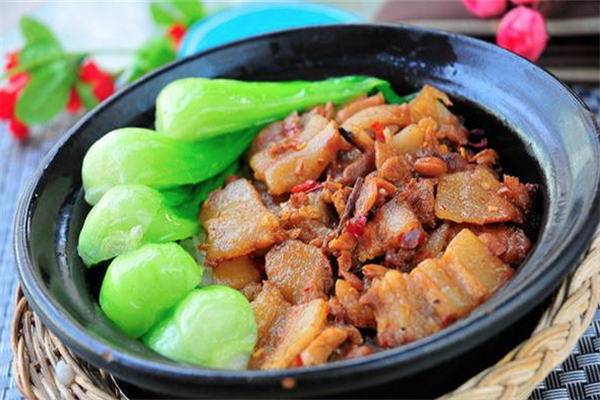 两味传统明火煲仔饭