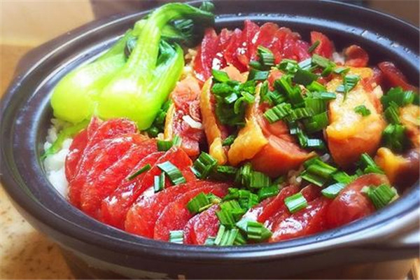伦仔煲仔饭