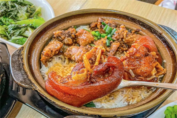 宸食味煲仔饭 宸食味煲仔饭