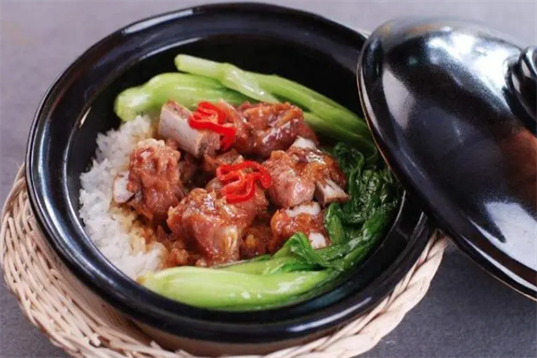 大淮师煲仔饭 大淮师煲仔饭