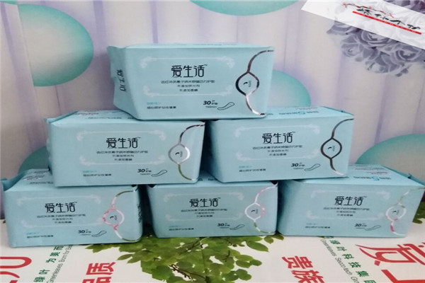 绿叶爱生活卫生巾