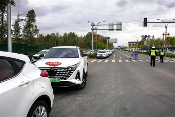 犇犇约车 犇犇约车