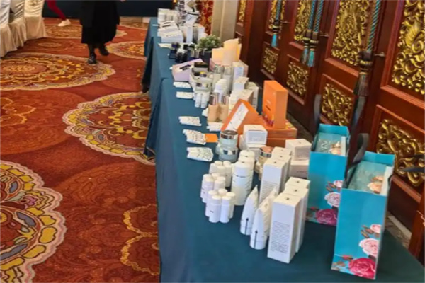 优妮柔化妆品 优妮柔化妆品