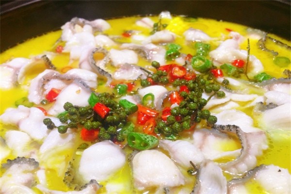 萌小艾酸菜鱼米饭 萌小艾酸菜鱼米饭
