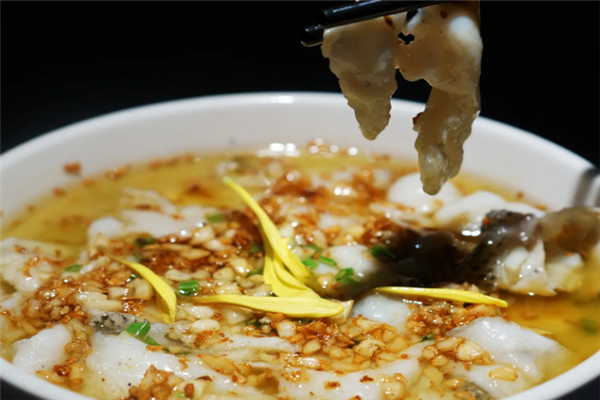 河千边酸菜鱼米线