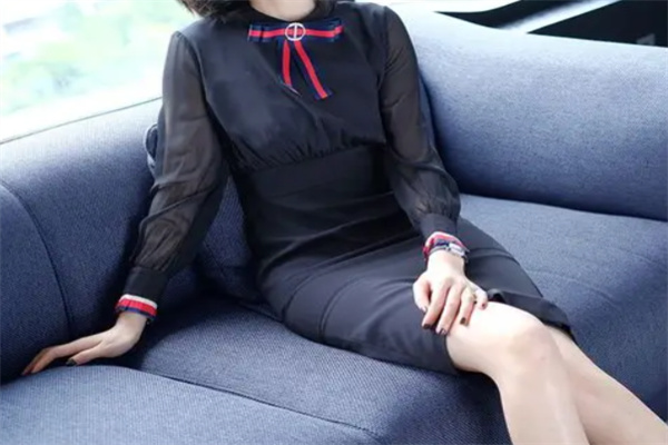 灵子飞飞女装