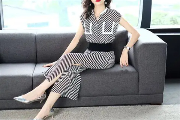 灵子飞飞女装