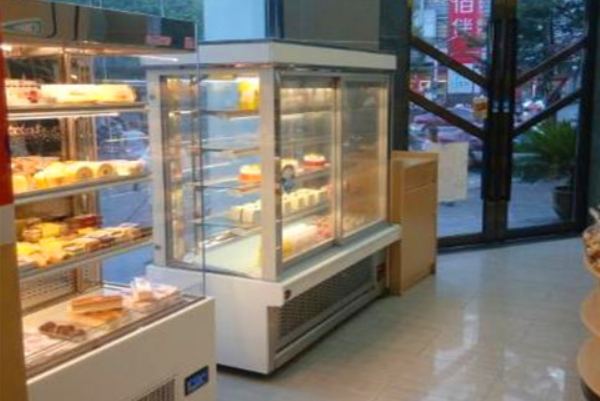 入妙蛋糕店