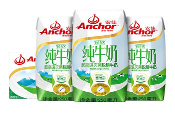 安佳脱脂牛奶