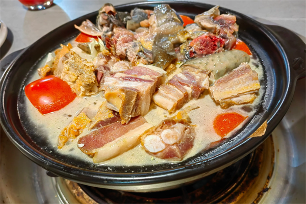 丽江腊排骨火锅 丽江腊排骨火锅
