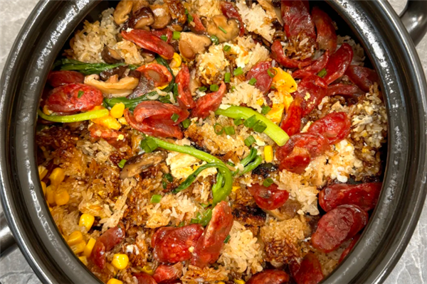 麟不二鼎鲜煲仔饭 麟不二鼎鲜煲仔饭
