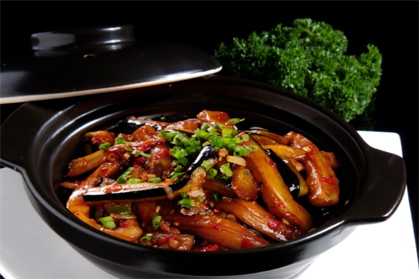 呐力隆广式煲仔饭