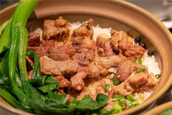 开心婆婆煲仔饭