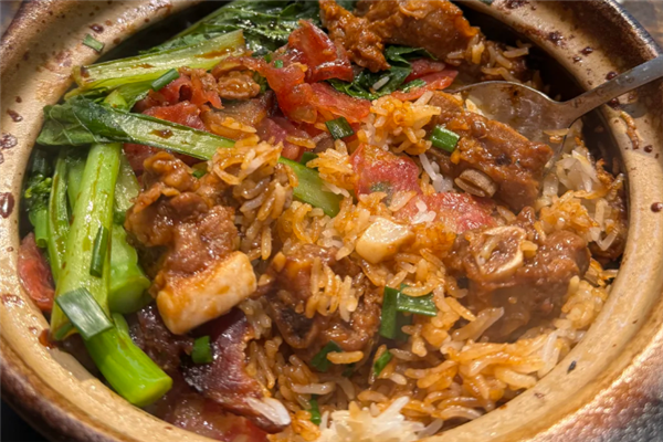 明伍煲仔饭