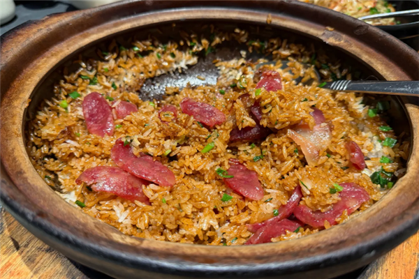 佳佳乐煲仔饭 佳佳乐煲仔饭