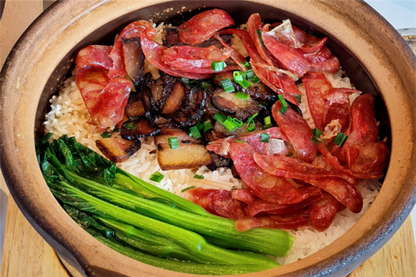 好厨舌尚煲仔饭