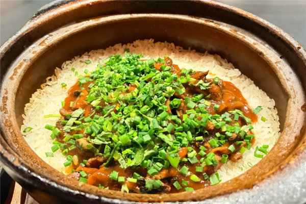苗寨稻香煲仔饭 苗寨稻香煲仔饭